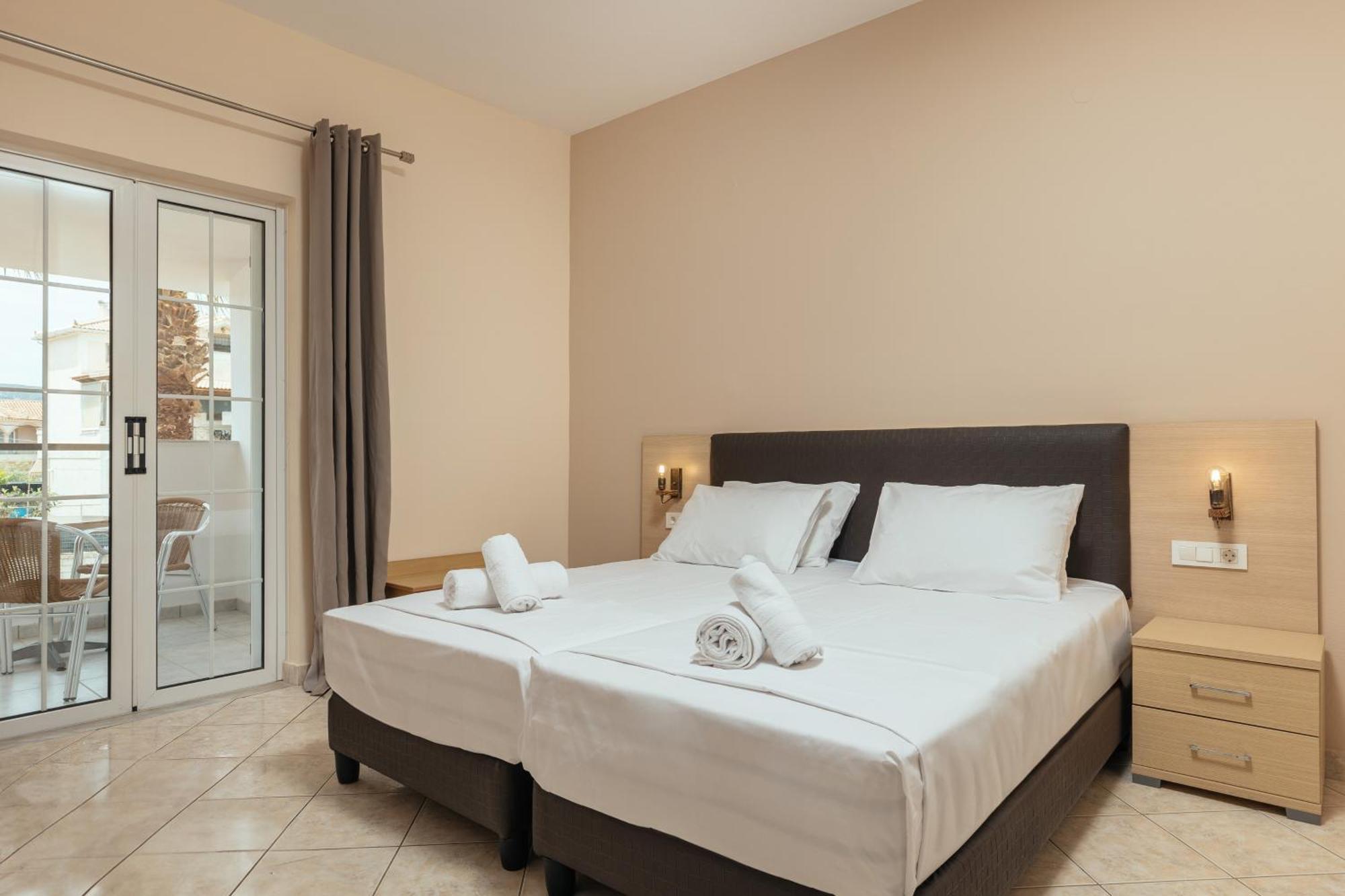 Yakinthos Hotel Laganas Extérieur photo
