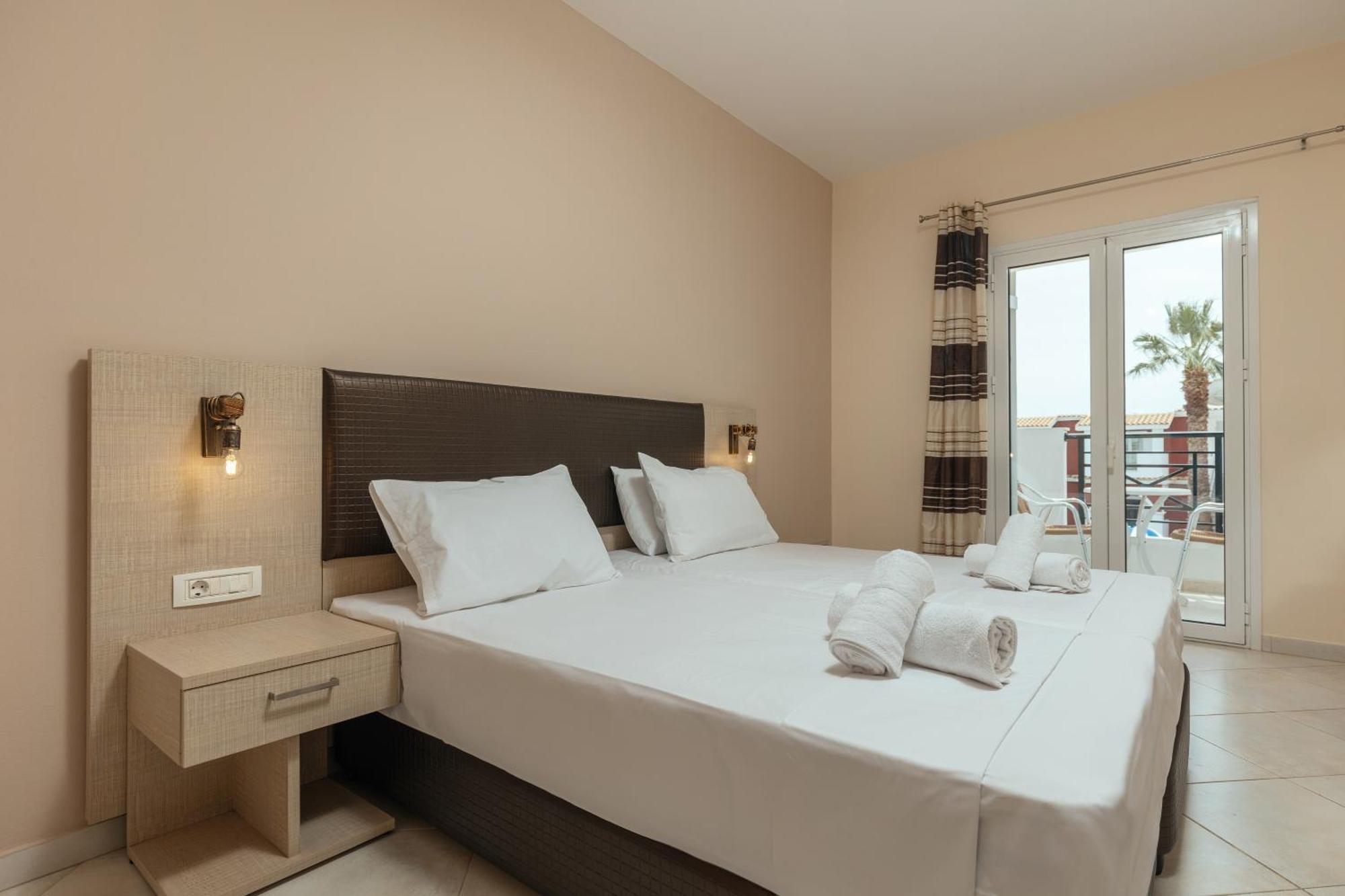 Yakinthos Hotel Laganas Extérieur photo