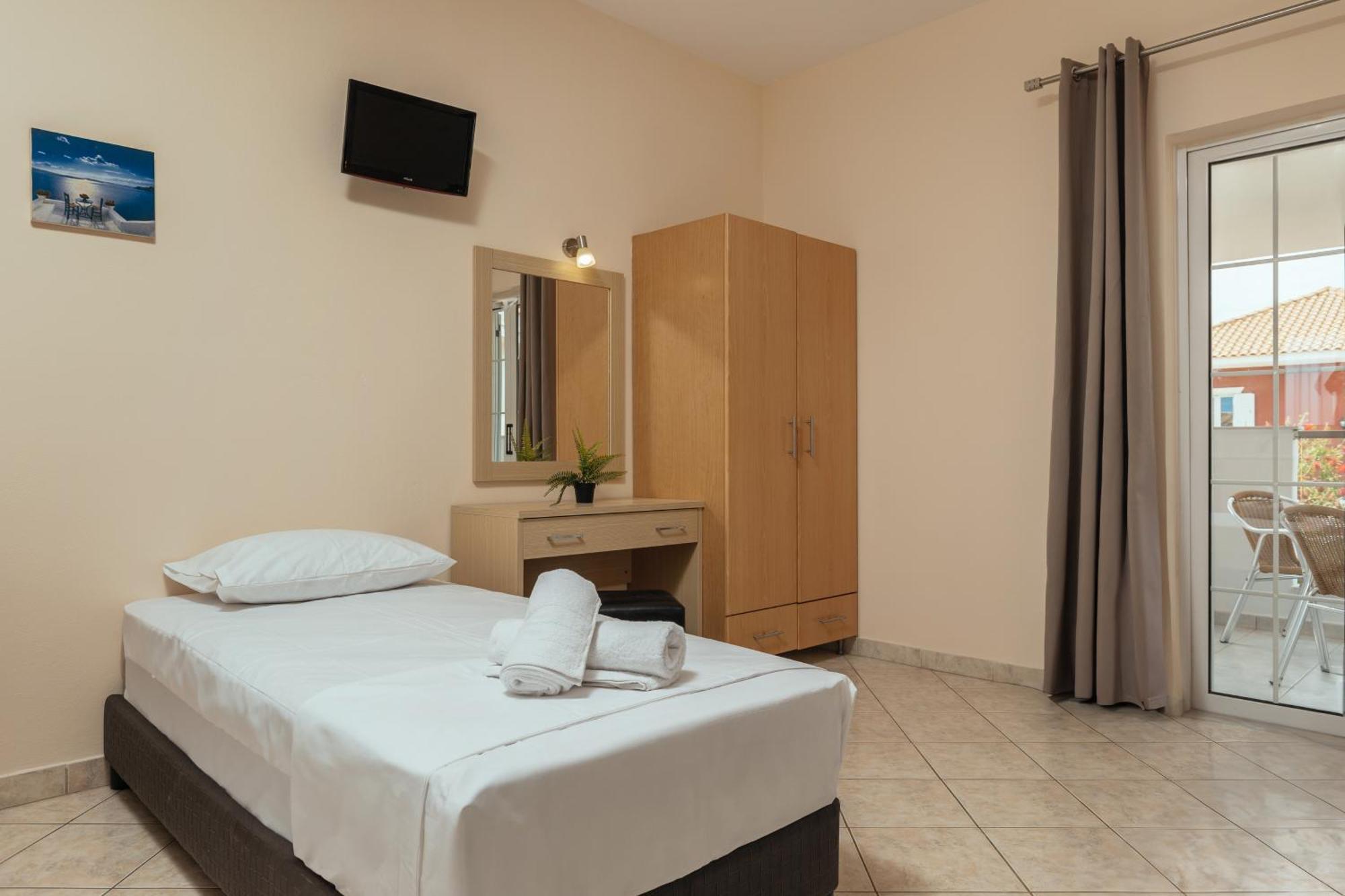 Yakinthos Hotel Laganas Extérieur photo